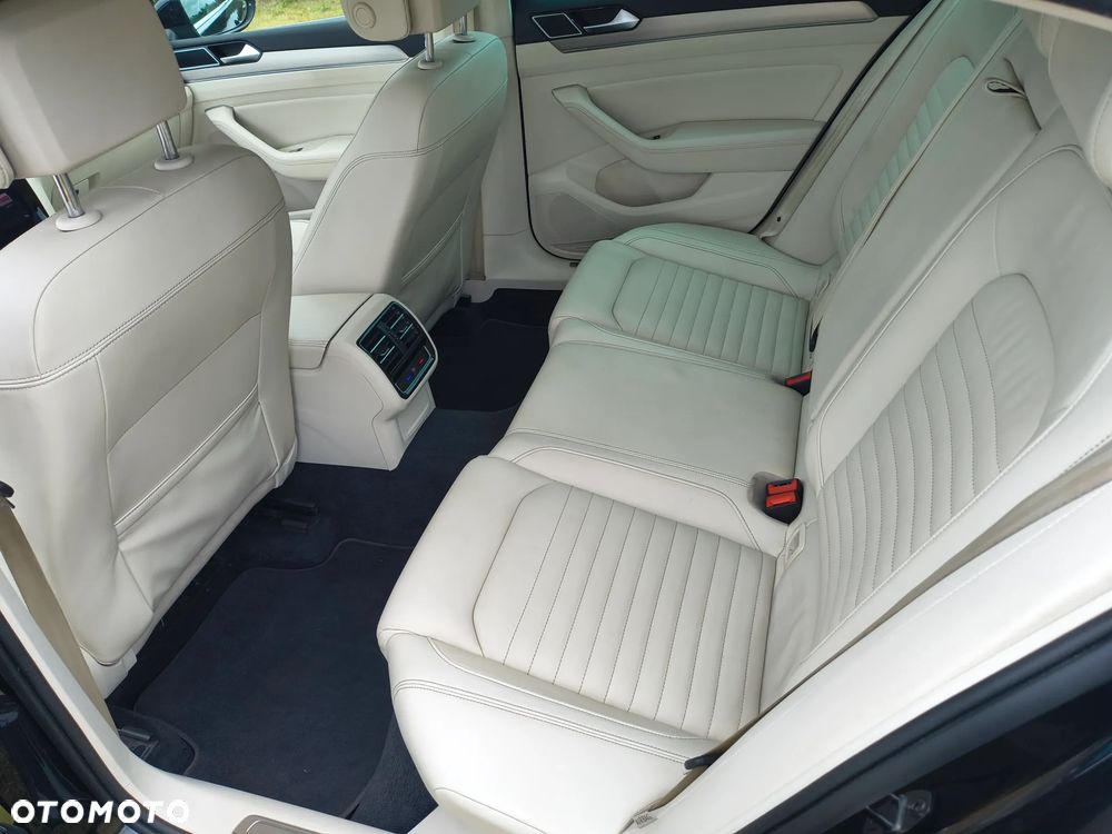 Volkswagen Passat 2.0 TDI BMT Highline - 13