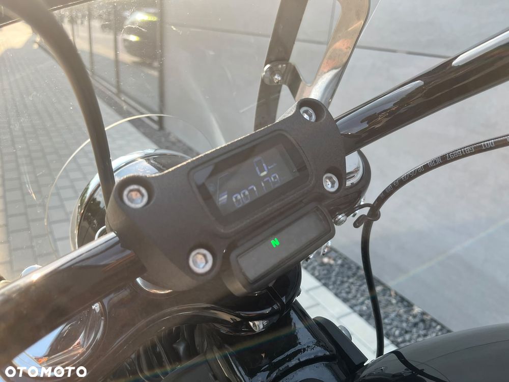 Harley-Davidson Softail Street Bob - 15