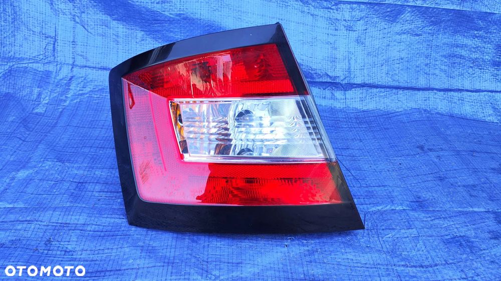 KLAPA KAMERA COFANIA ZDERZAK CZUJNIKI PDC PAS TYLNY WZMOCNIENIE BELKA LAMPA LEWY TYŁ KOMPLETNY ZESTAW DUPA ORYGINALNY LAKIER LF7Y SKODA FABIA III 3 6V LIFT HB 5D - 32