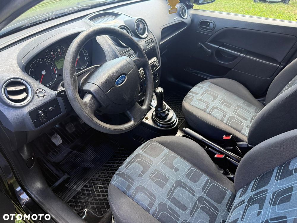 Ford Fiesta 1.3 Ambiente - 5