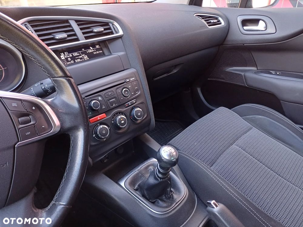 Citroën C4 e-HDi 115 Selection - 10