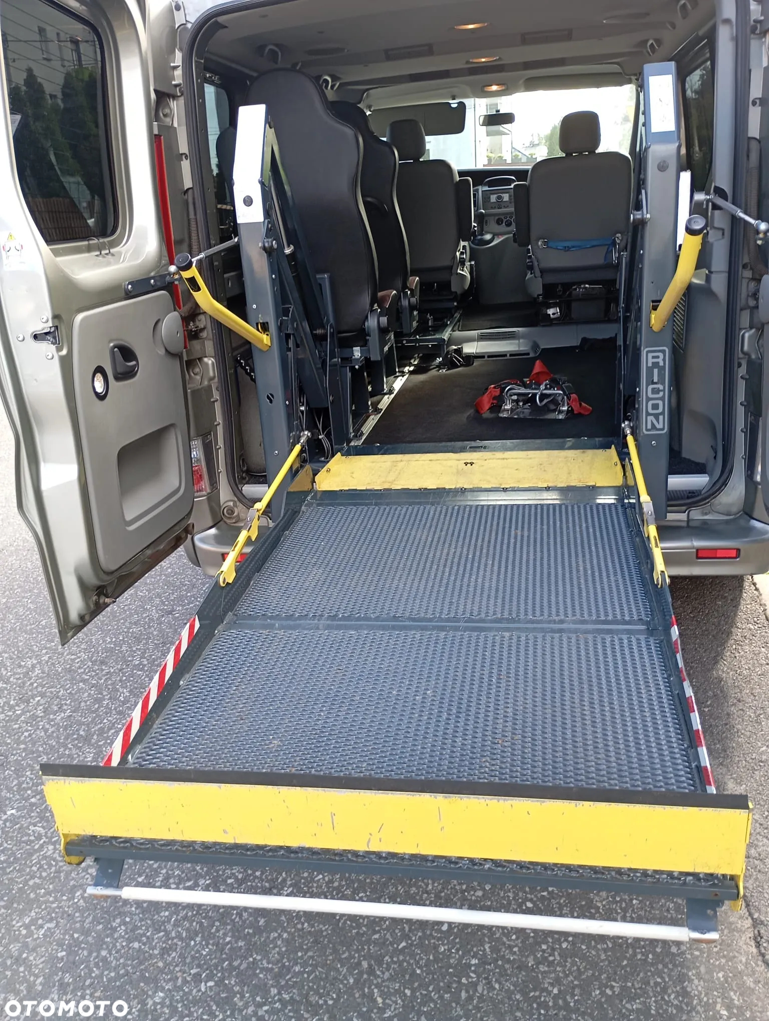 Opel Vivaro - 14