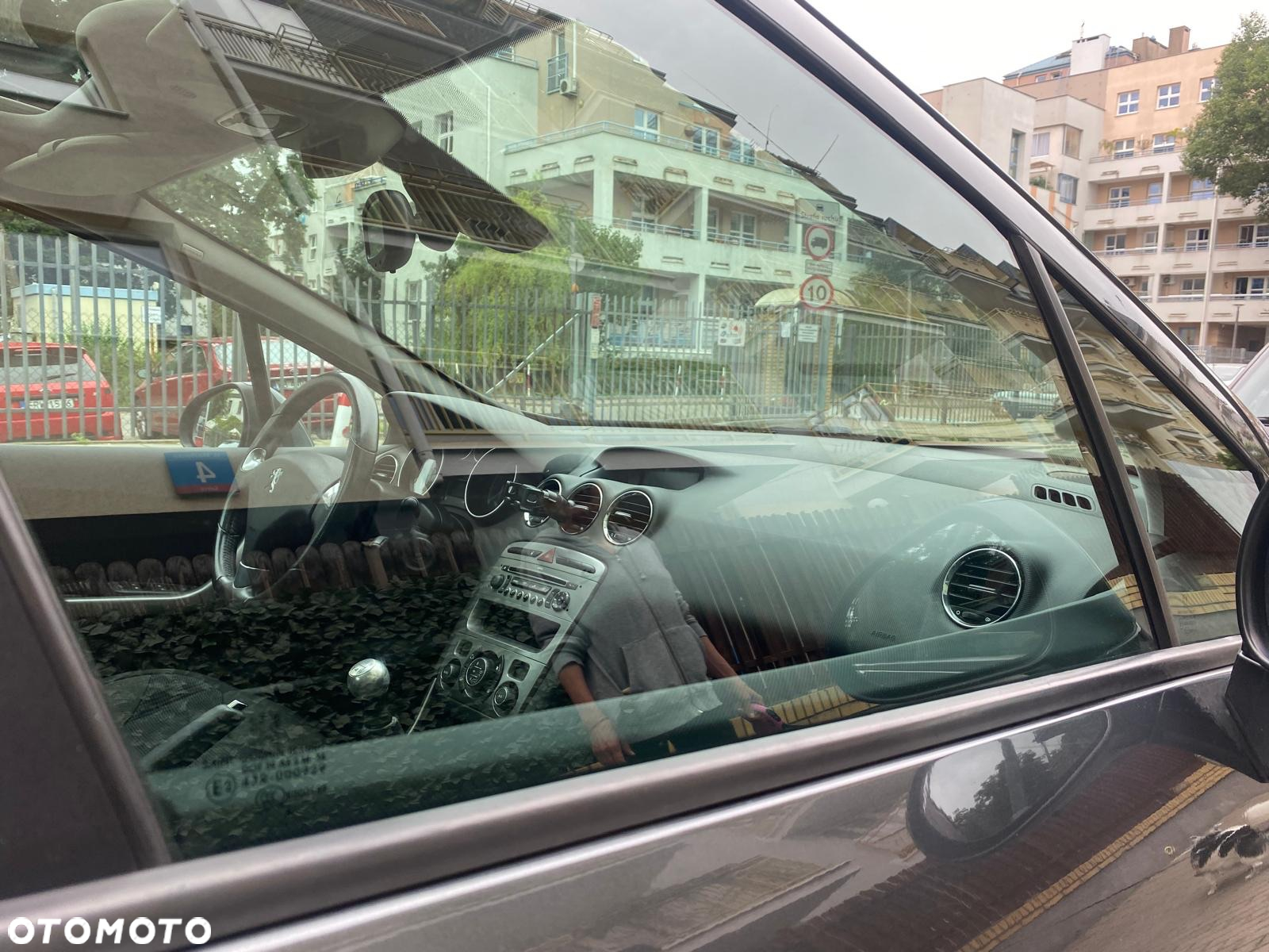 Peugeot 308 1.6 Premium Plus - 18