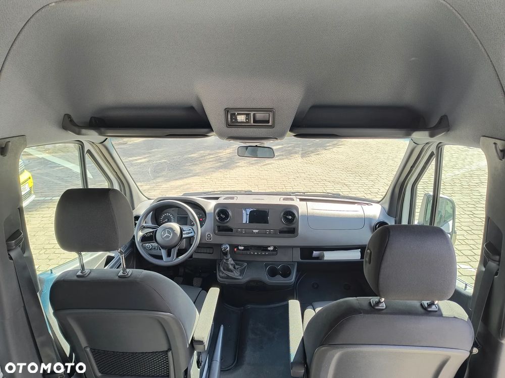Mercedes-Benz Sprinter - 15