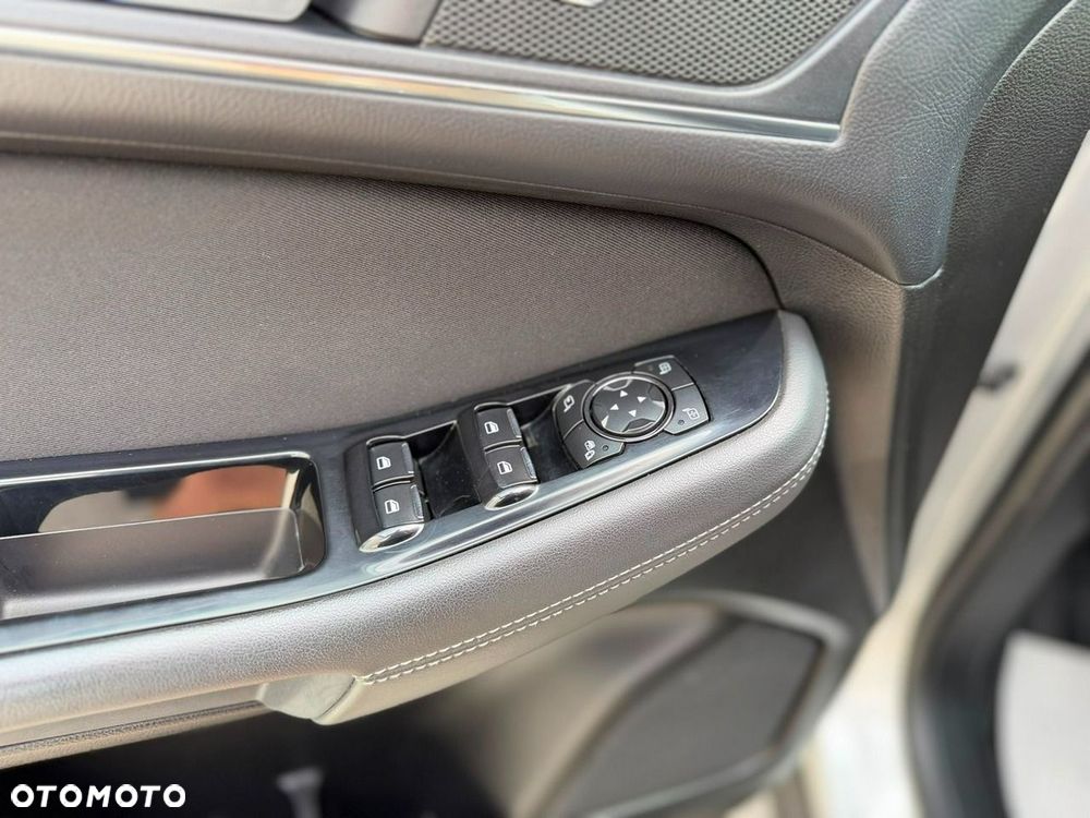Ford S-Max - 36