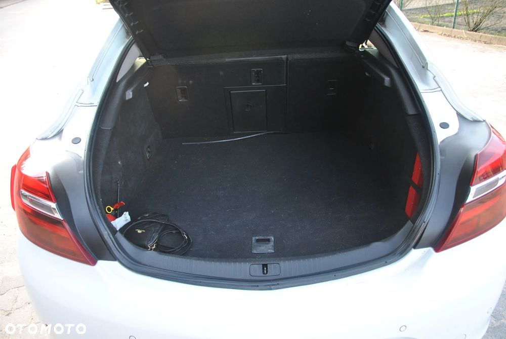 Opel Insignia - 17