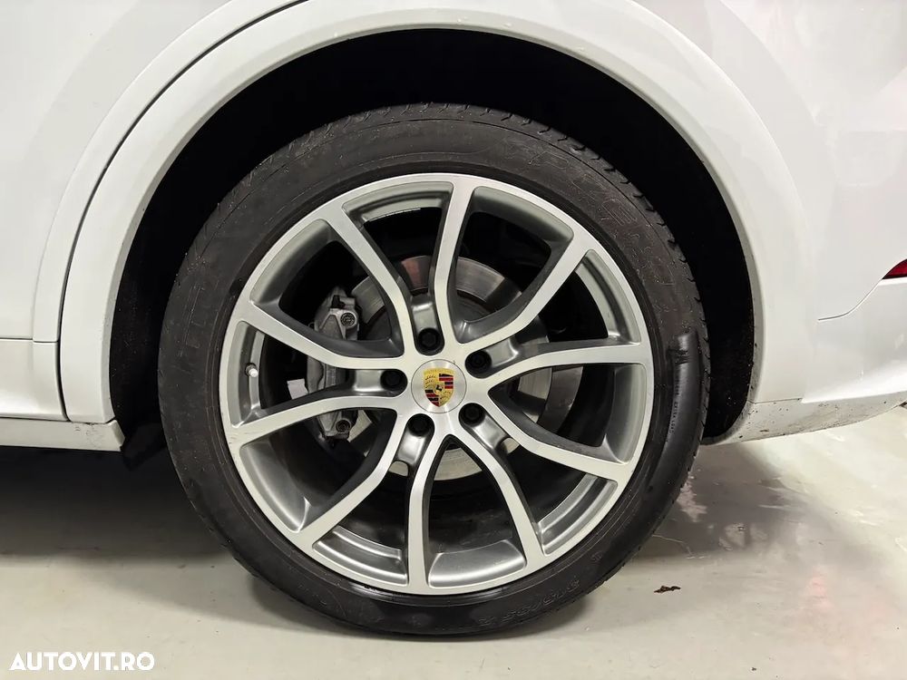 Porsche Cayenne Coupe - 10