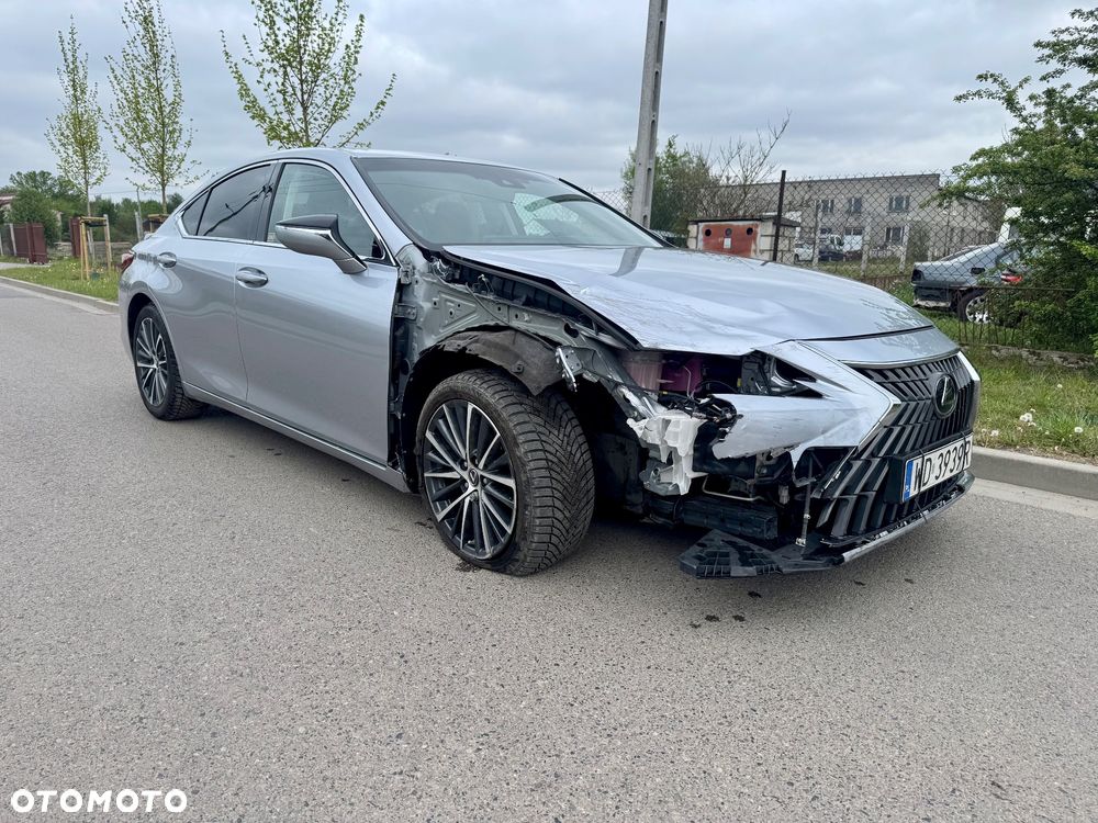 Lexus ES 300h Business Edition + - 3