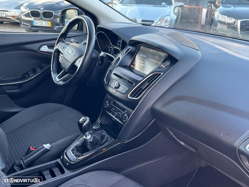 Ford Focus SW 1.0 SCTi Titanium - 8
