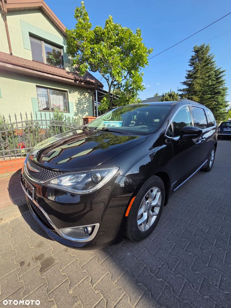 Chrysler Pacifica - 25
