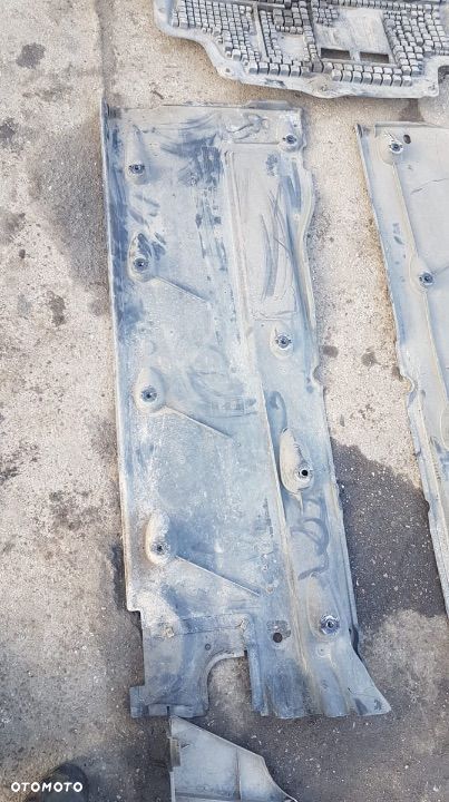 OSŁONY PODWOZIA LEWA PRAWA VOLKSWAGEN PASSAT CC - 2