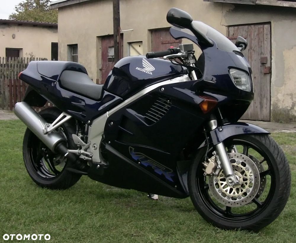Honda VFR - 6