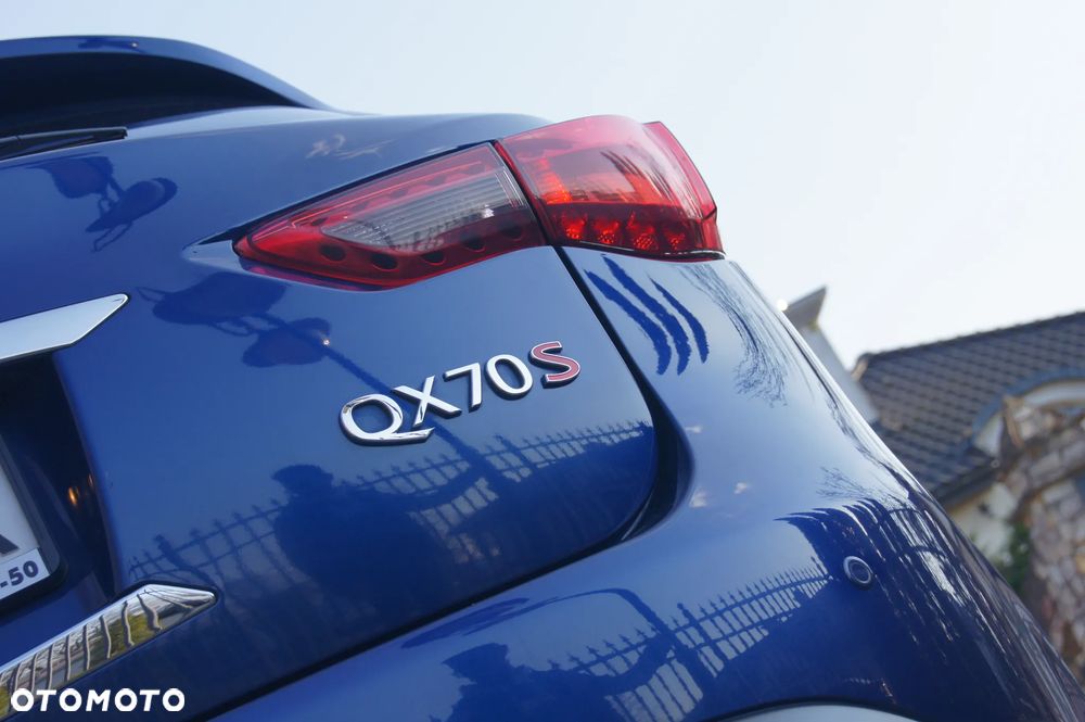 Infiniti QX70 - 16