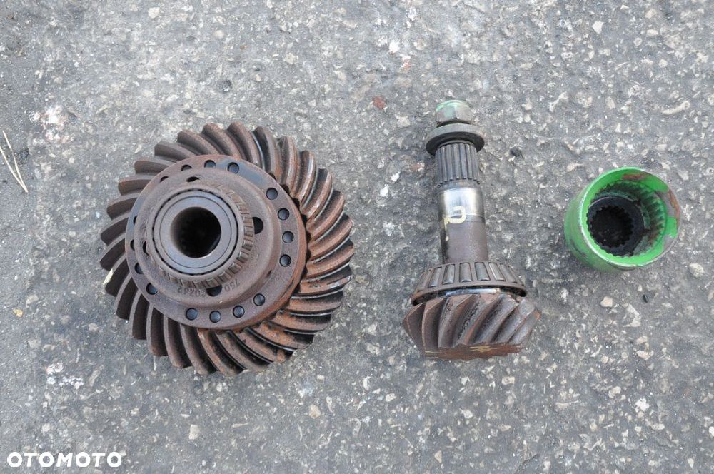 DYFERENCJAŁ WKŁAD MOSTU JOHN DEERE 6190R 6215R 6150R - 2