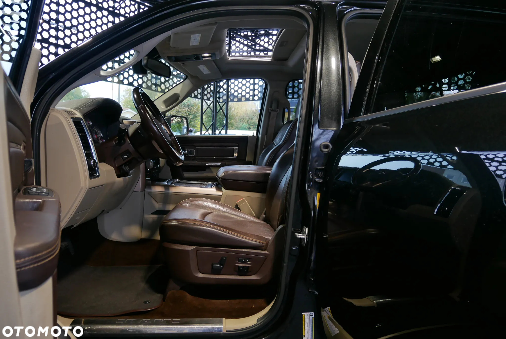 RAM 1500 5.7 Crew Cab Longhorn - 8