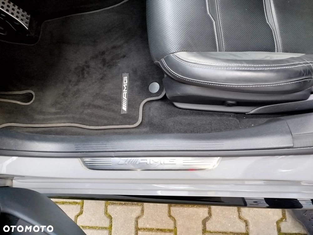 Mercedes-Benz AMG GT 43 4Matic+ 4D Speedshift TCT 9G - 30
