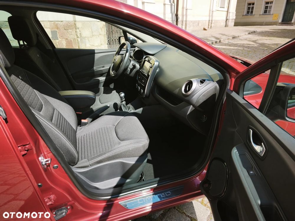 Renault Clio - 12