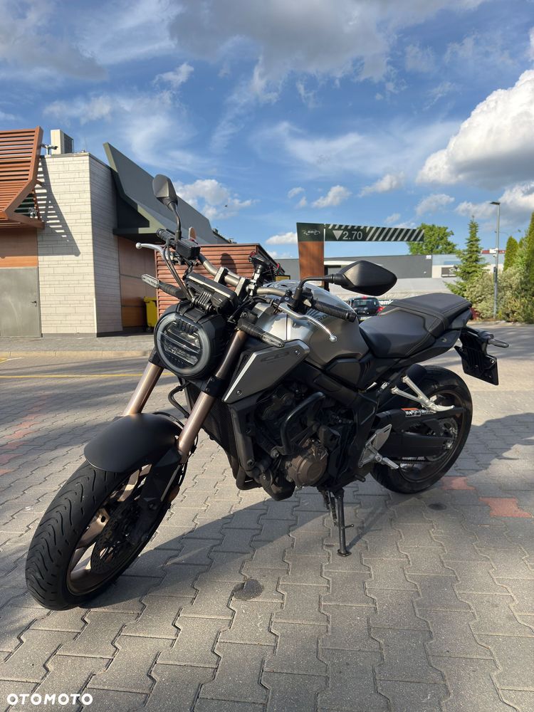 Honda CB - 1