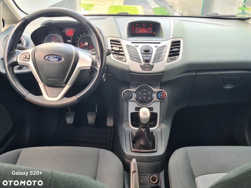 Ford Fiesta - 10