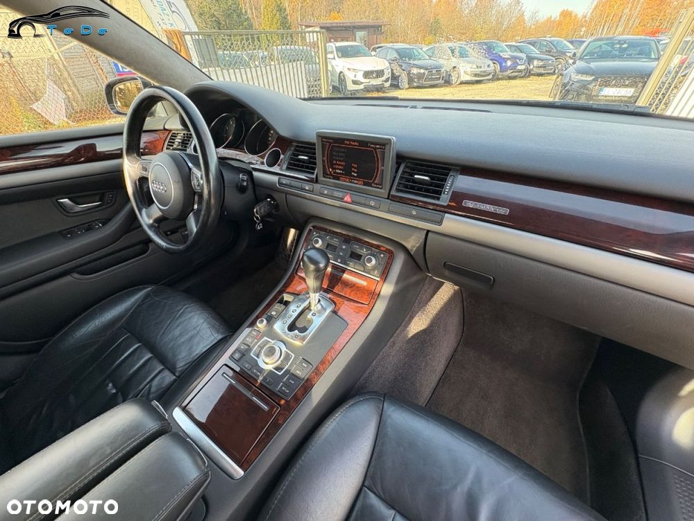 Audi A8 4.2 Quattro - 26