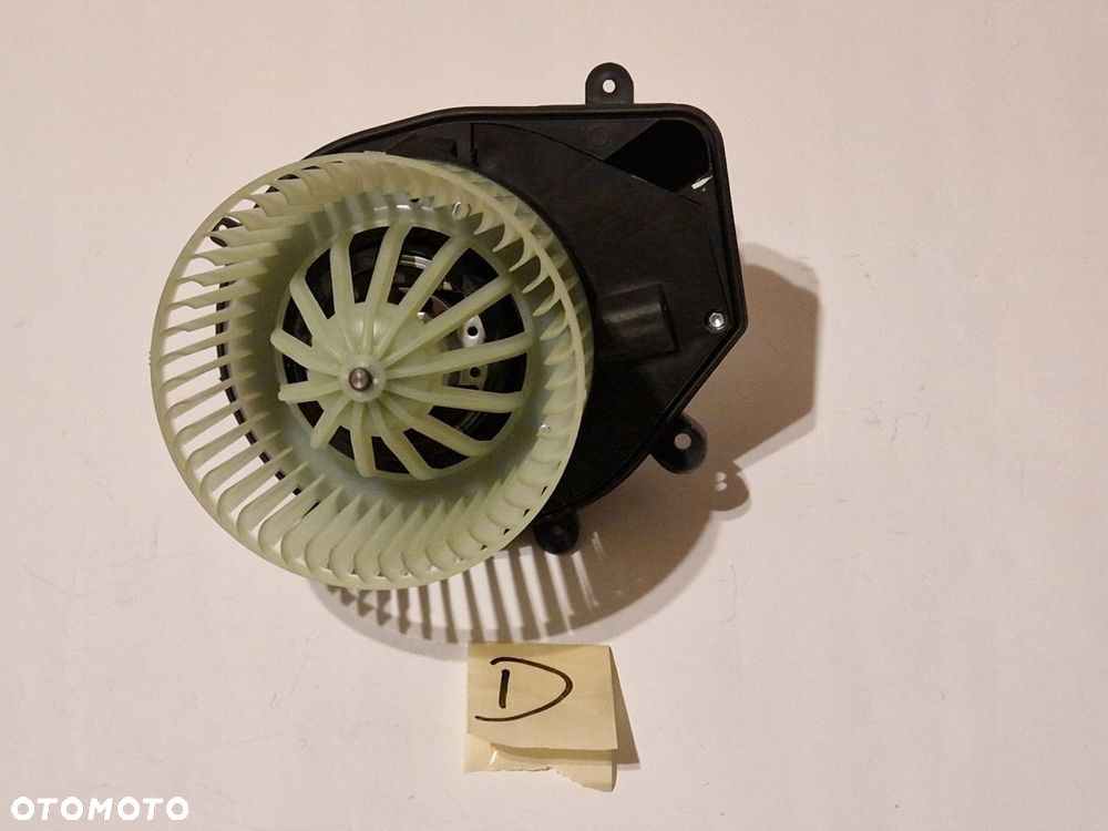 AUDI A4 PASSAT B5 MAHLE SILNIK DMUCHAWY AB54000P 8D1820021C WENTYLATOR NOWY