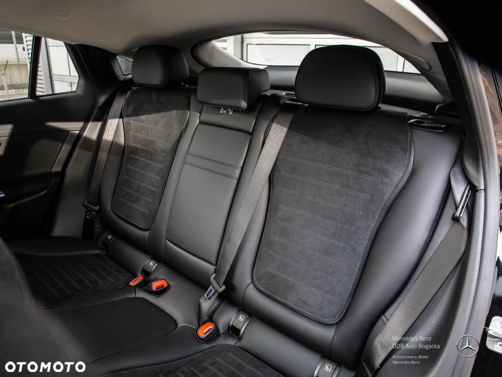 Mercedes-Benz GLC 300 e PHEV 4-Matic AMG Line - 12