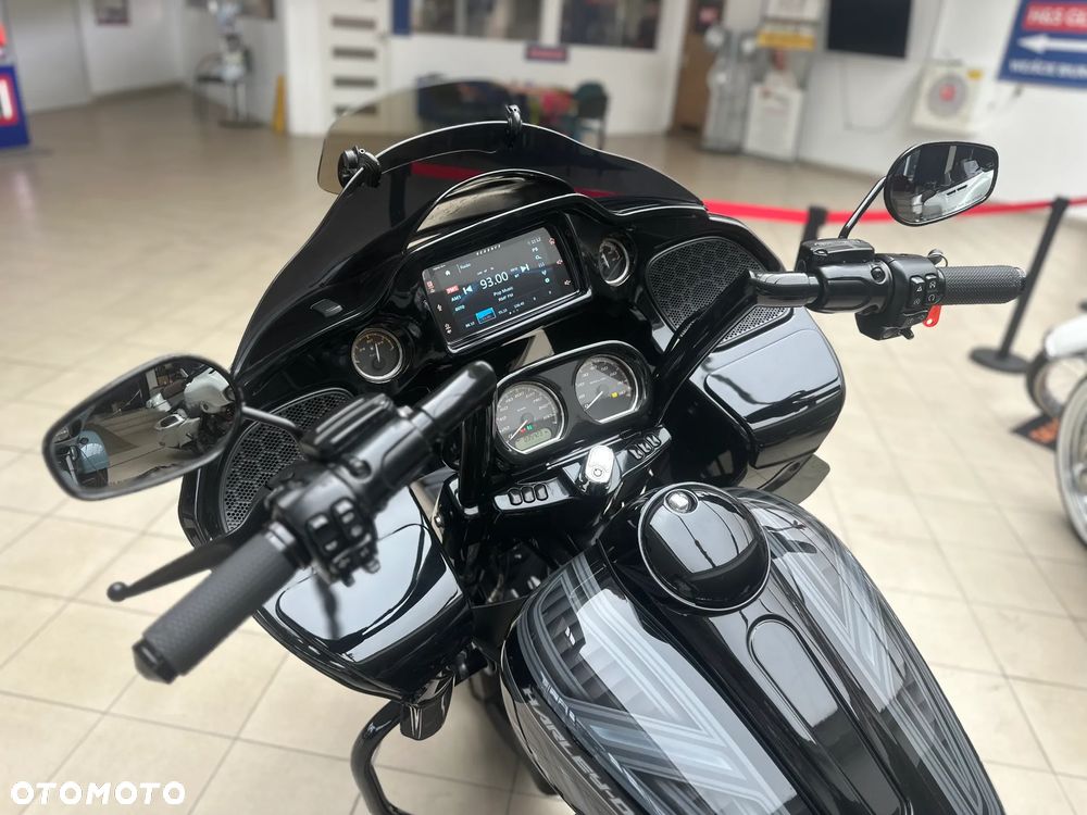 Harley-Davidson Touring Road Glide - 25