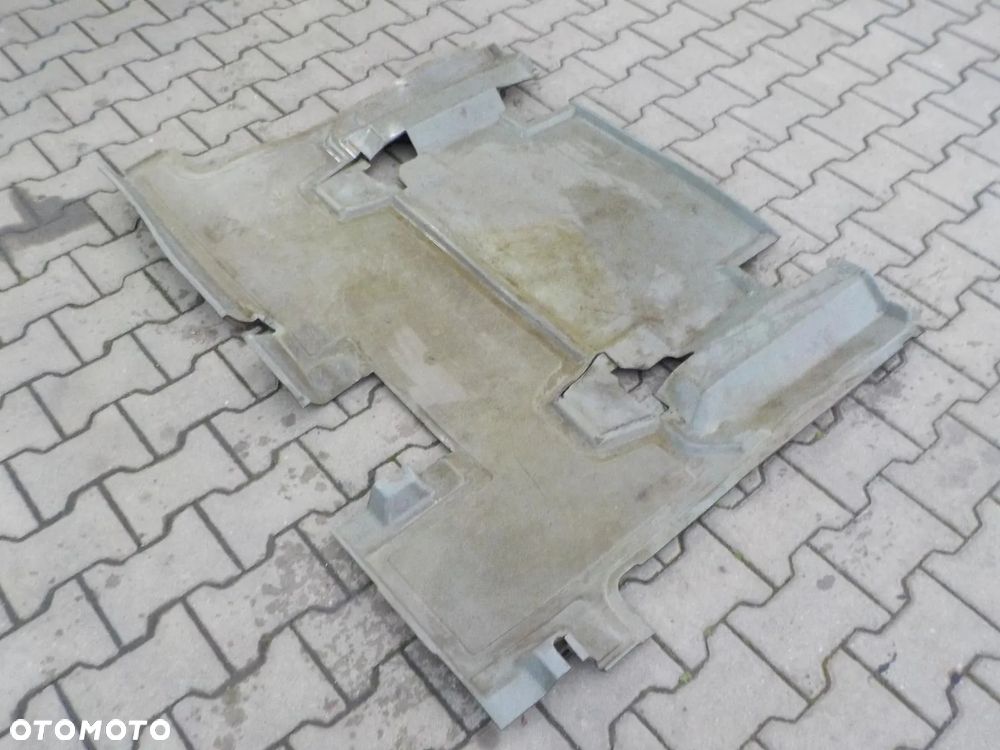 VW CRAFTER SPRINTER DOKA DUBELKABINA WYKŁADZINA GUMA PODŁOGA TYŁ - 2
