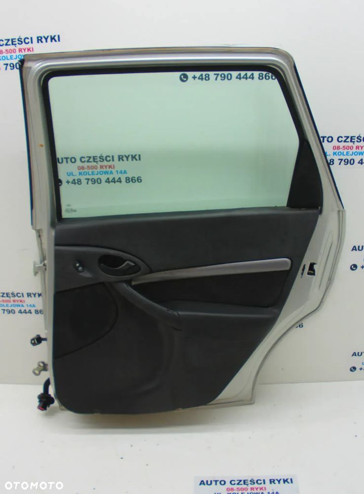 Ford Focus MK1 Kombi Drzwi Prawy Tył 08 - 5