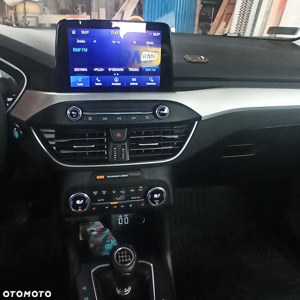 Ford Focus 1.0 EcoBoost Connected - 11