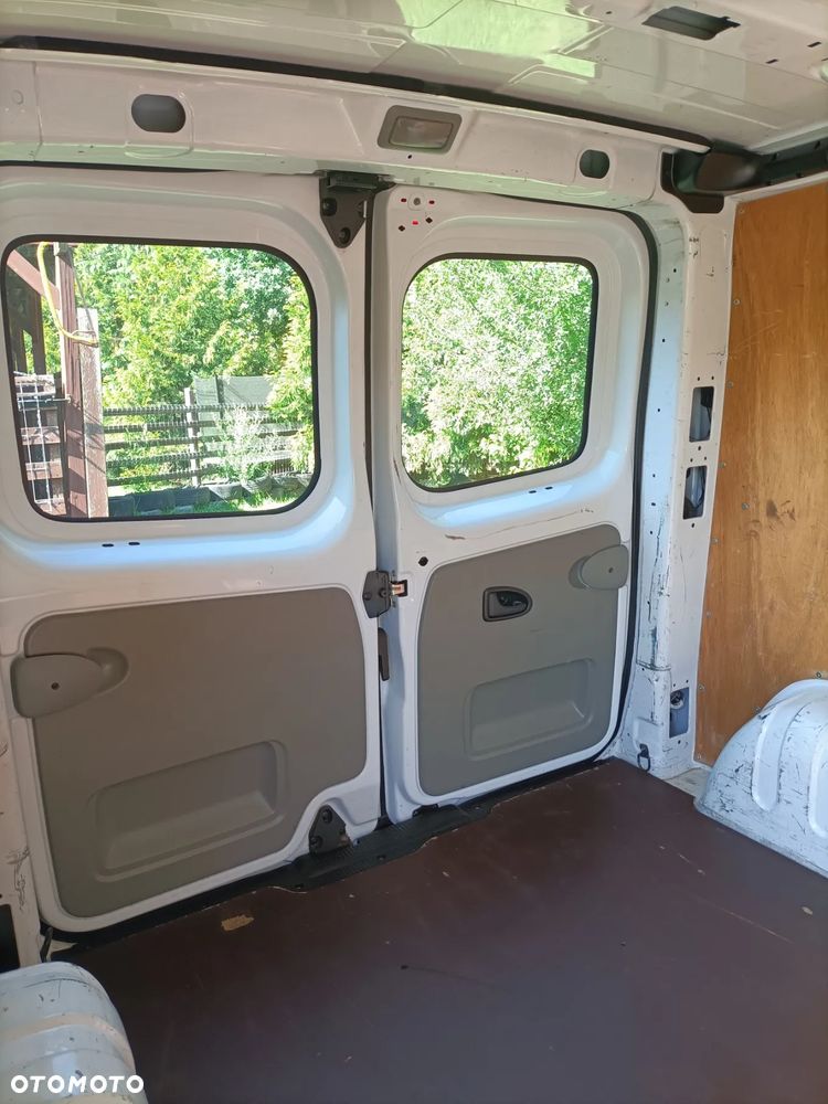 Opel Vivaro - 11