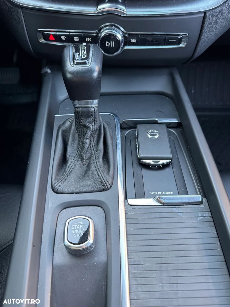 Volvo XC 60 D4 AWD Geartronic Momentum - 24