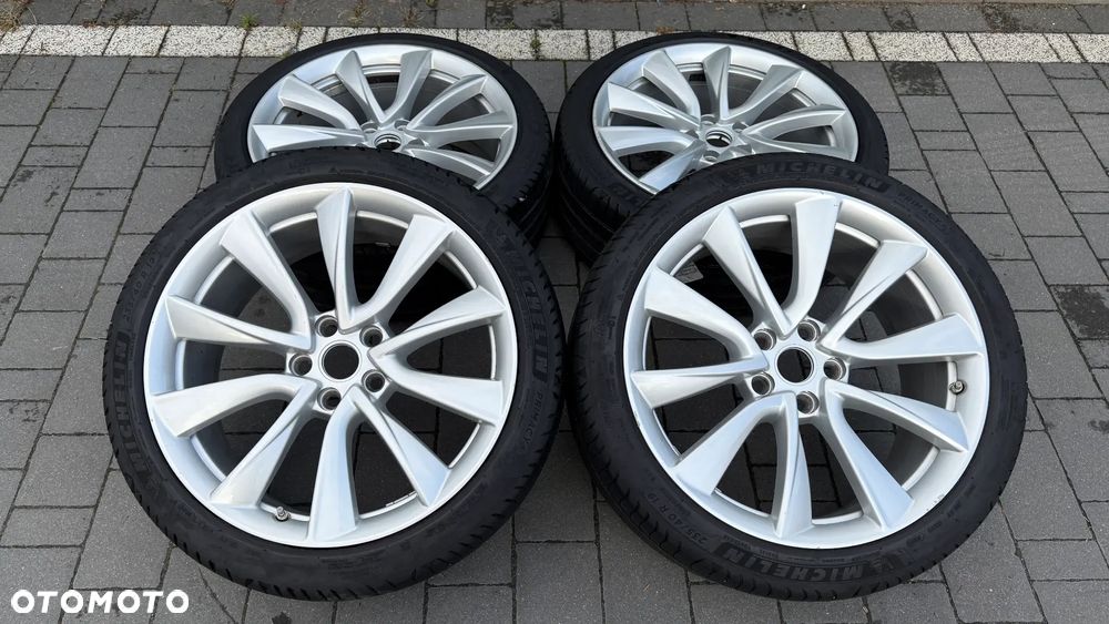 Koła r19 235/40 Tesla 5x114.3 ET40 8.5J alufelgi Model 3 - 1