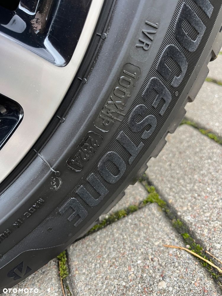 Ford Kuga 1.5 EcoBoost 2x4 ST-Line - 17