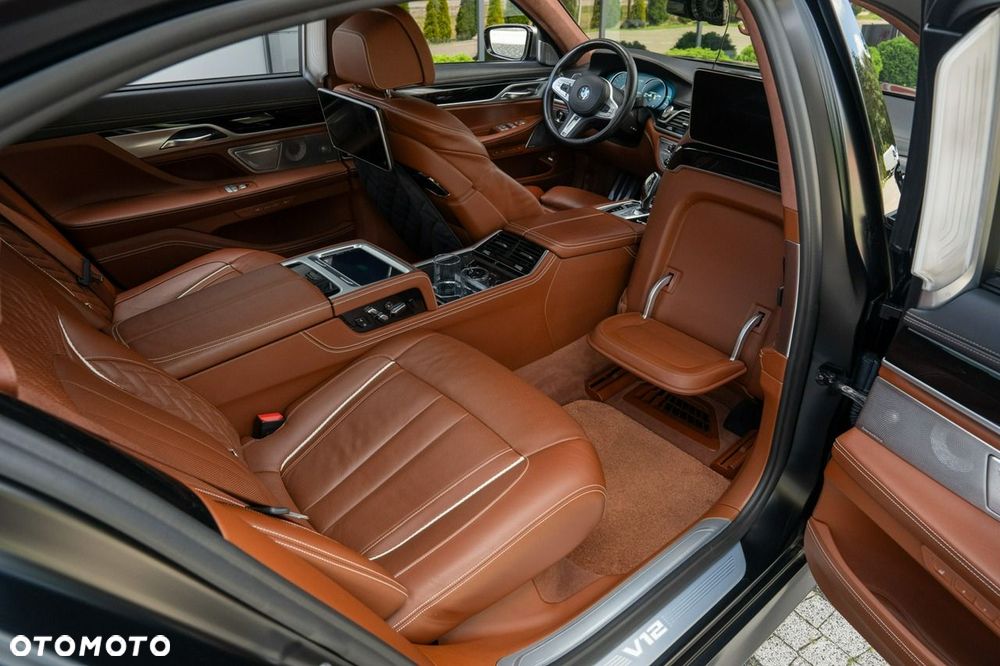 BMW Seria 7 M760Li xDrive - 29