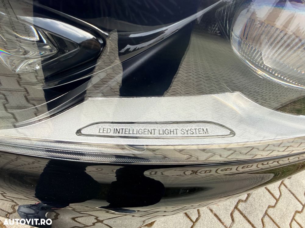 Mercedes-Benz V 300 d Extralang 4Matic 9G-TRONIC Exclusive - 11