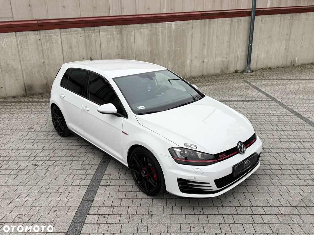 Volkswagen Golf - 4