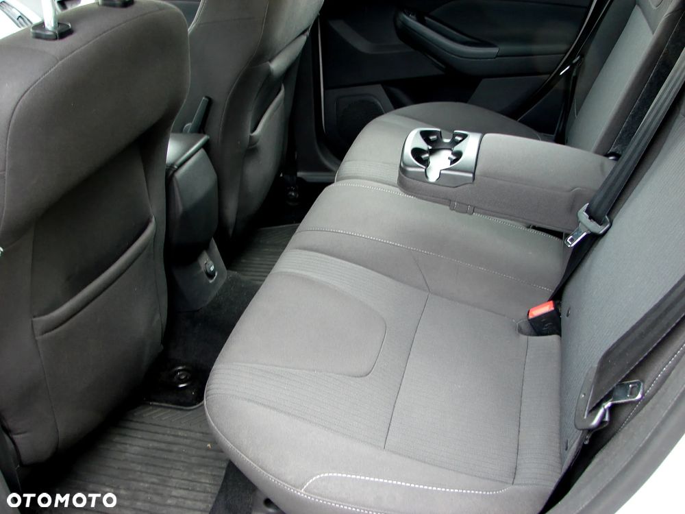 Ford Focus Turnier 1.6 TDCi DPF Start-Stopp-System Titanium - 14