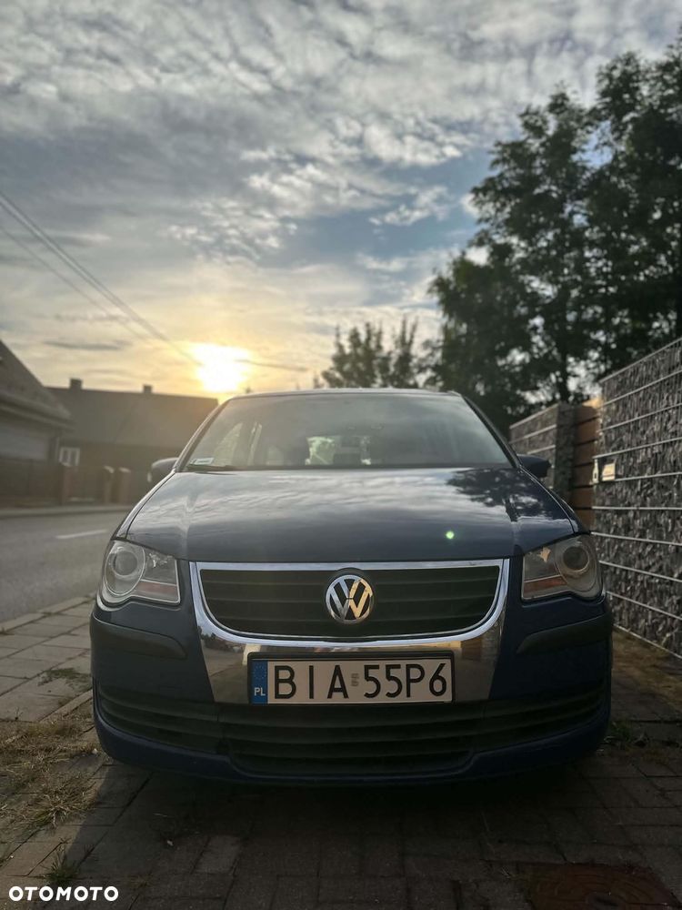 Volkswagen Touran 1.9 TDI Highline DSG - 4
