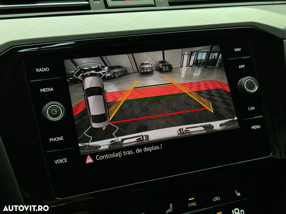 Volkswagen Passat - 14