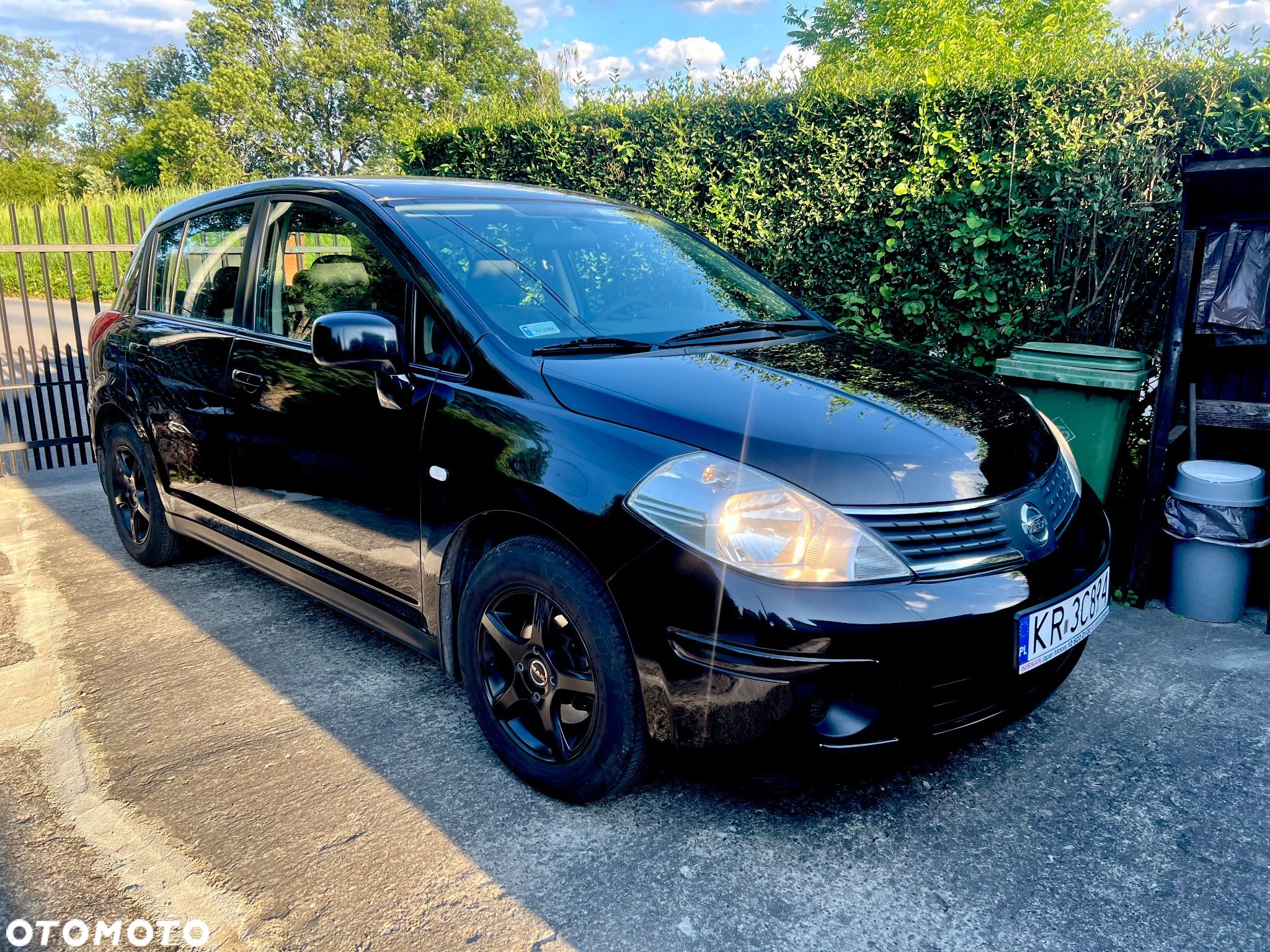 Nissan Tiida - 1