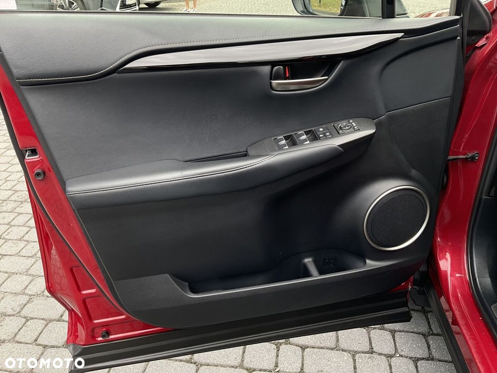 Lexus NX 300h Business Edition AWD - 16