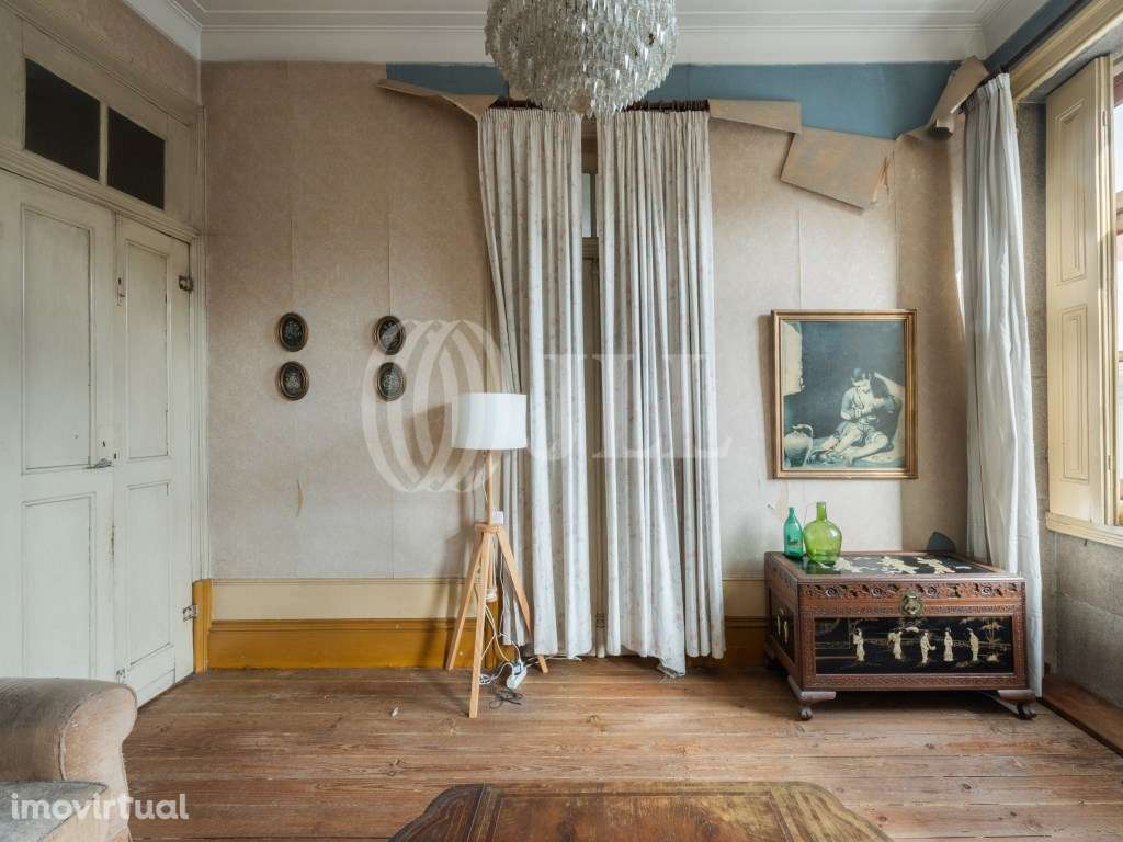 Prédio para reabilitação total, em Campanhã, Porto - Grande imagem: 5/35