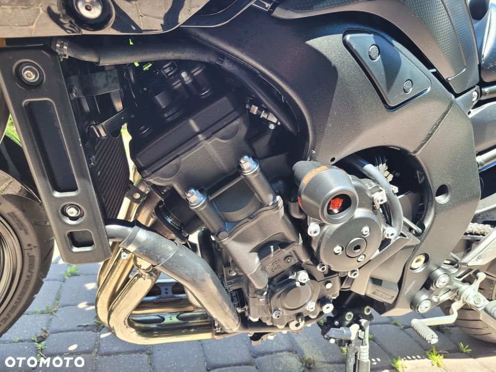 Yamaha FZ8 - 12