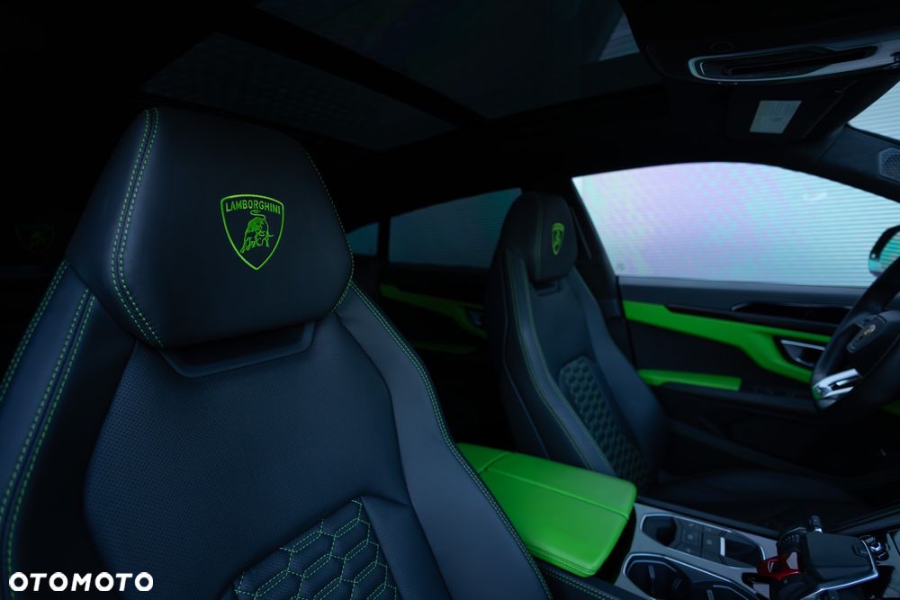 Lamborghini Urus Standard - 21