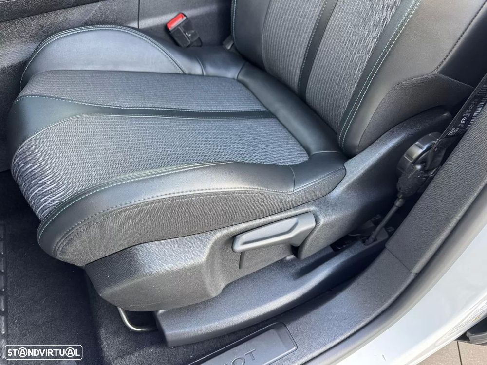 Peugeot 3008 1.2 PureTech Allure Pack - 35
