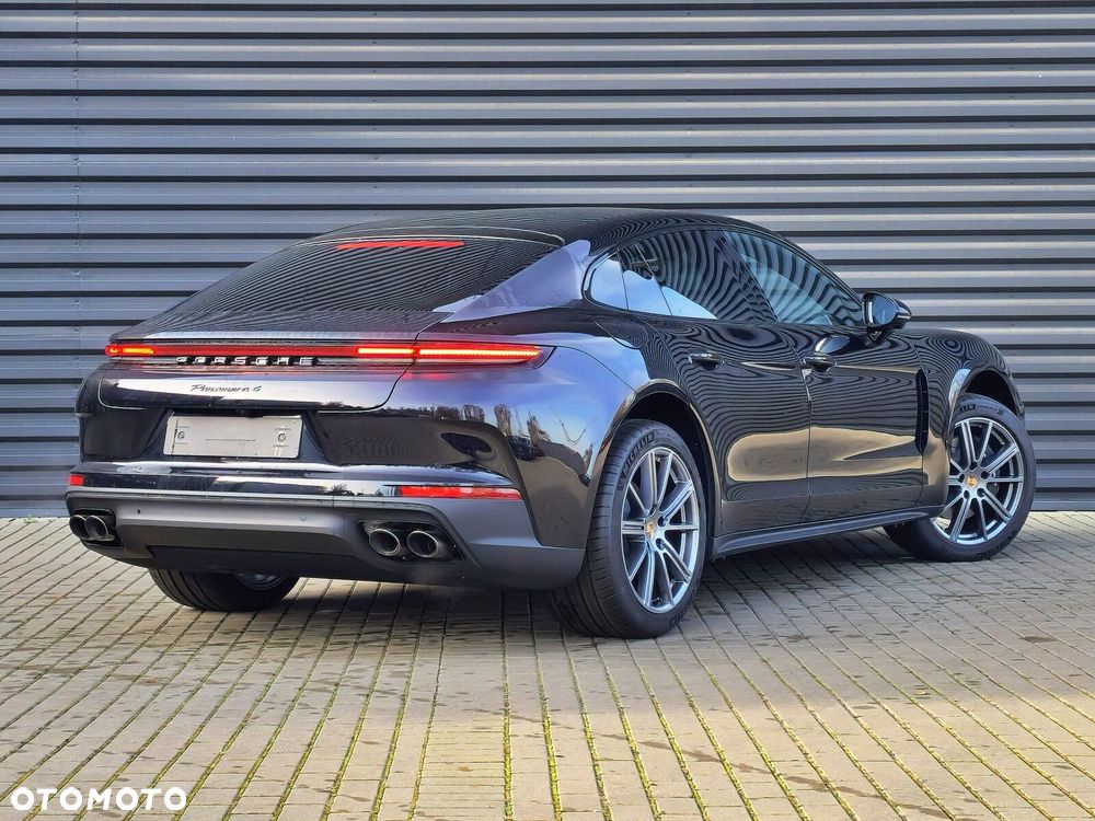 Porsche Panamera - 4