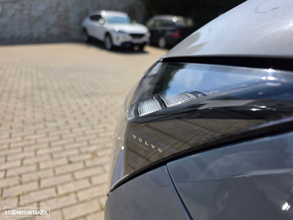 Volvo EX30 Single Motor Extended Range RWD Plus - 4