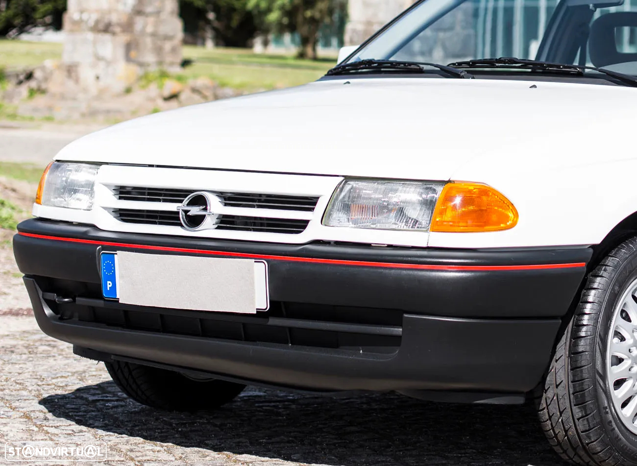 Opel Astra 1.6i GT - 4