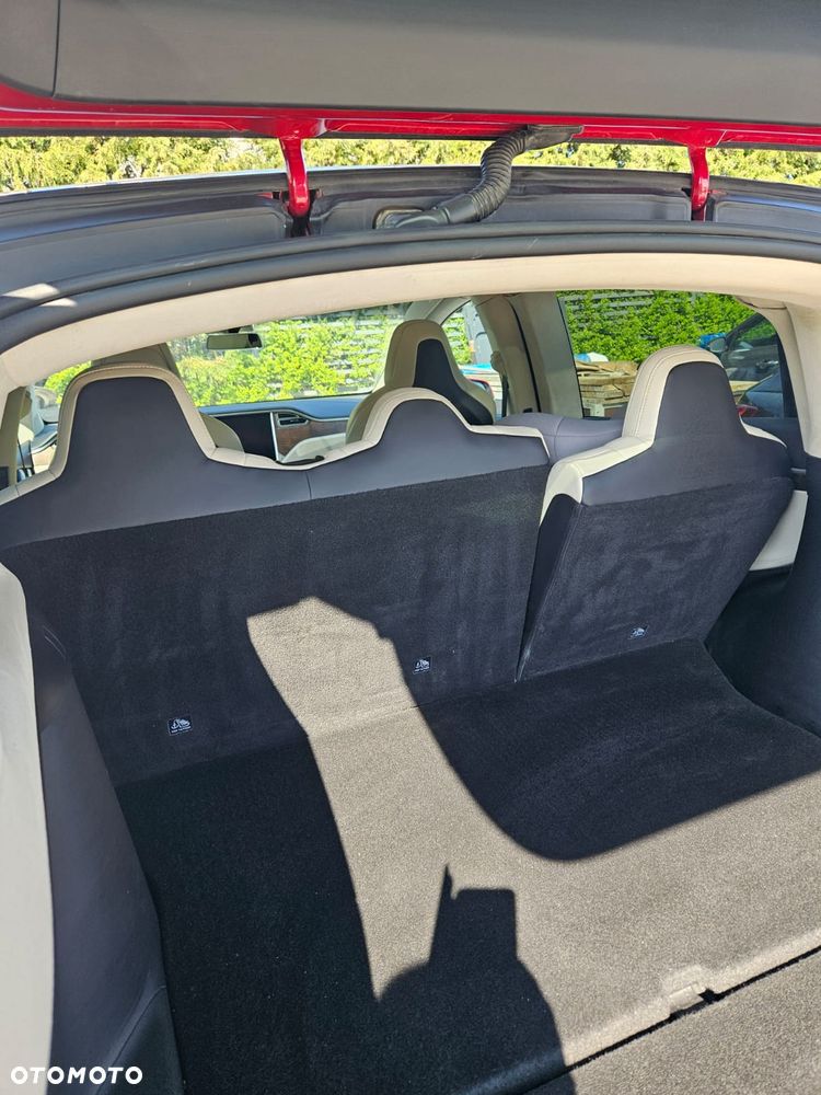 Tesla Model X 75D Allradantrieb - 25